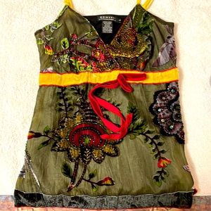 NWOT Denise camisole/sleeveless top. Size S. Pit to pit approx.16 inches